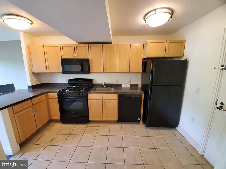 Studio, 445 sqft, $1,700 — Photo 4