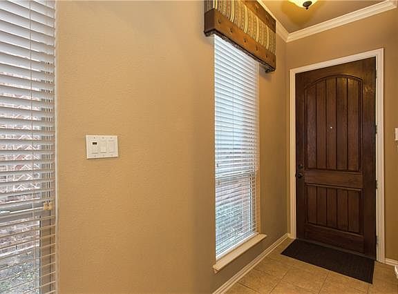4th image of 223 Carrington Ln