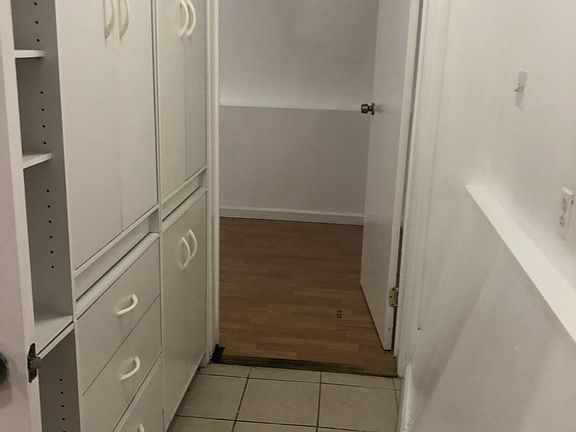 3rd image of 214 Ney St
