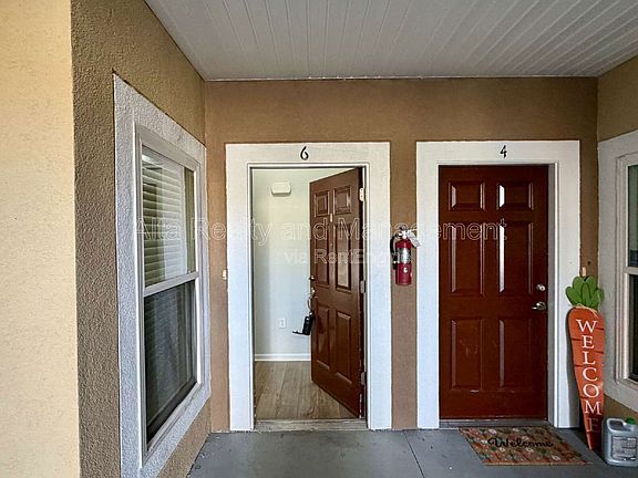 3rd image of 6916 Ortega Woods Dr Unit 6