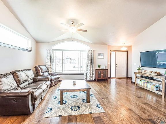 4th image of 608 Brannon Dr