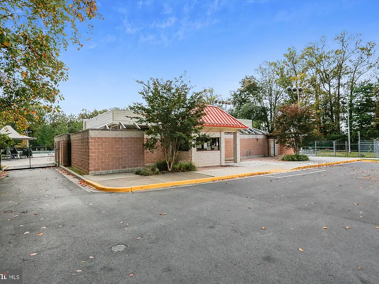 845 King Farm Blvd — Photo 118
