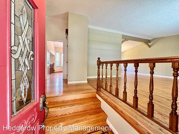 3rd image of 25 Skylark Ct