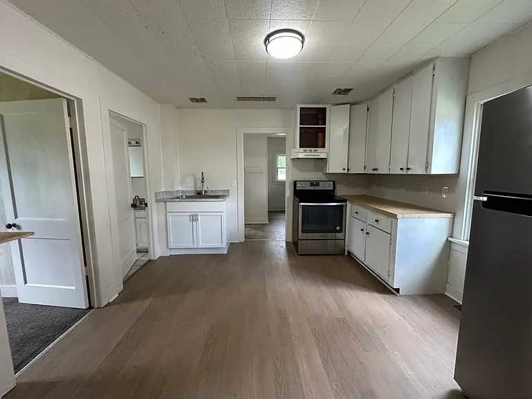 612 E Pierce St — Photo 5