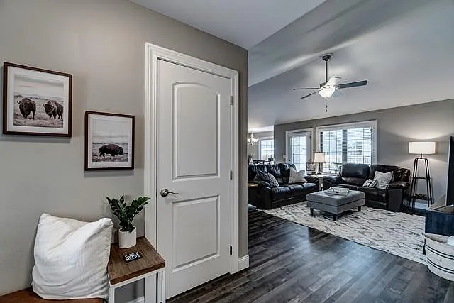 3101 Olive Grove Ct — Photo 3