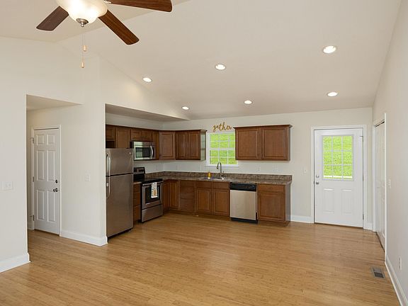 5th image of 13251 Emerald Creek Cir
