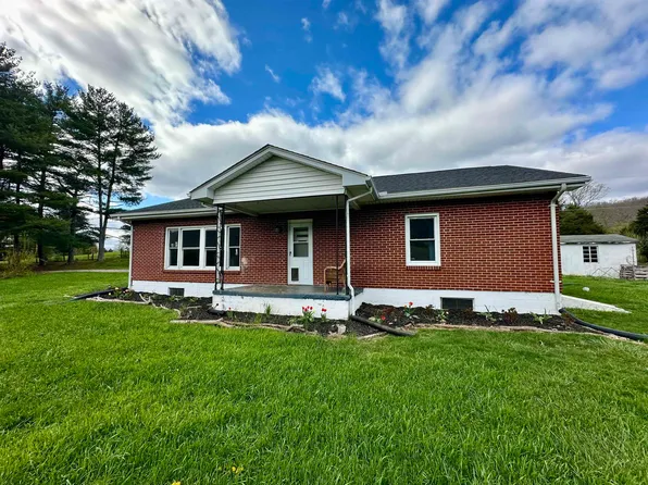 200 Country Rd, Pembroke, VA 24136