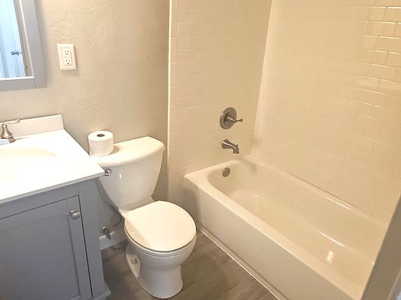 5th image of 105 E North St #1