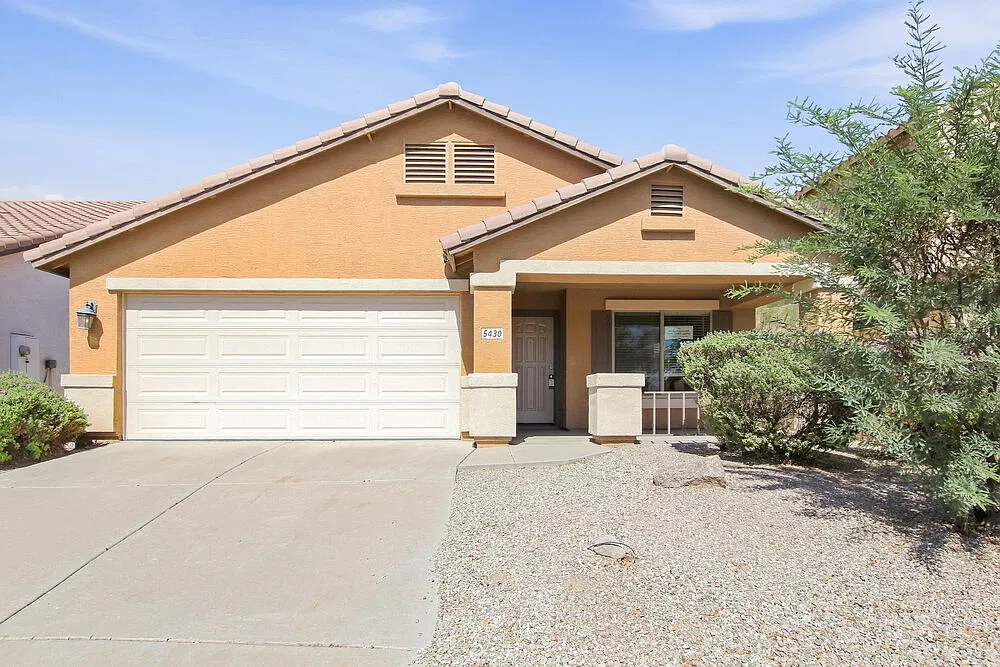 4 bed, 2.0 bath, 1770 sqft, $2,045 — Photo 1
