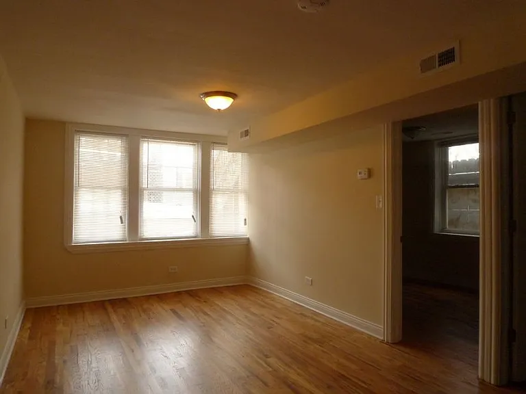 2519 N Marshfield Ave #G — Photo 2
