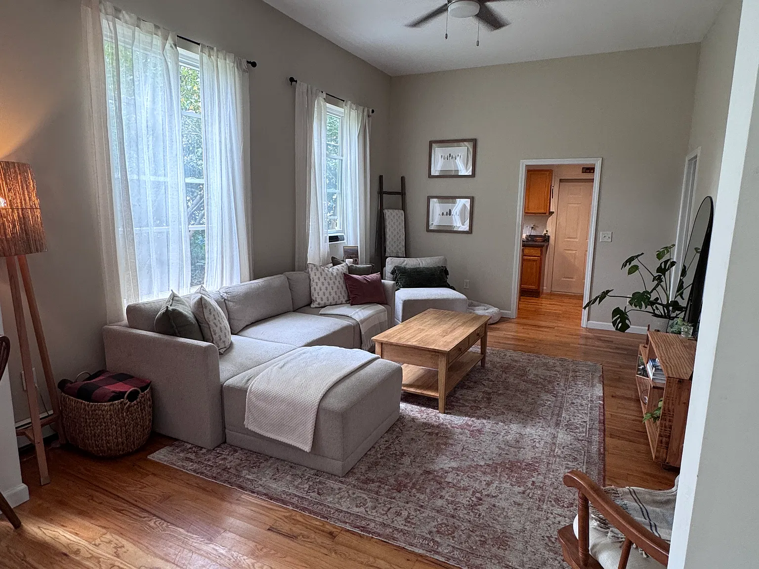 2 bed, 816 sqft, $2,000 — Photo 3