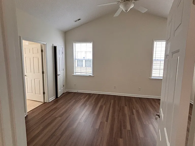 7 Thornwood Ct — Photo 10