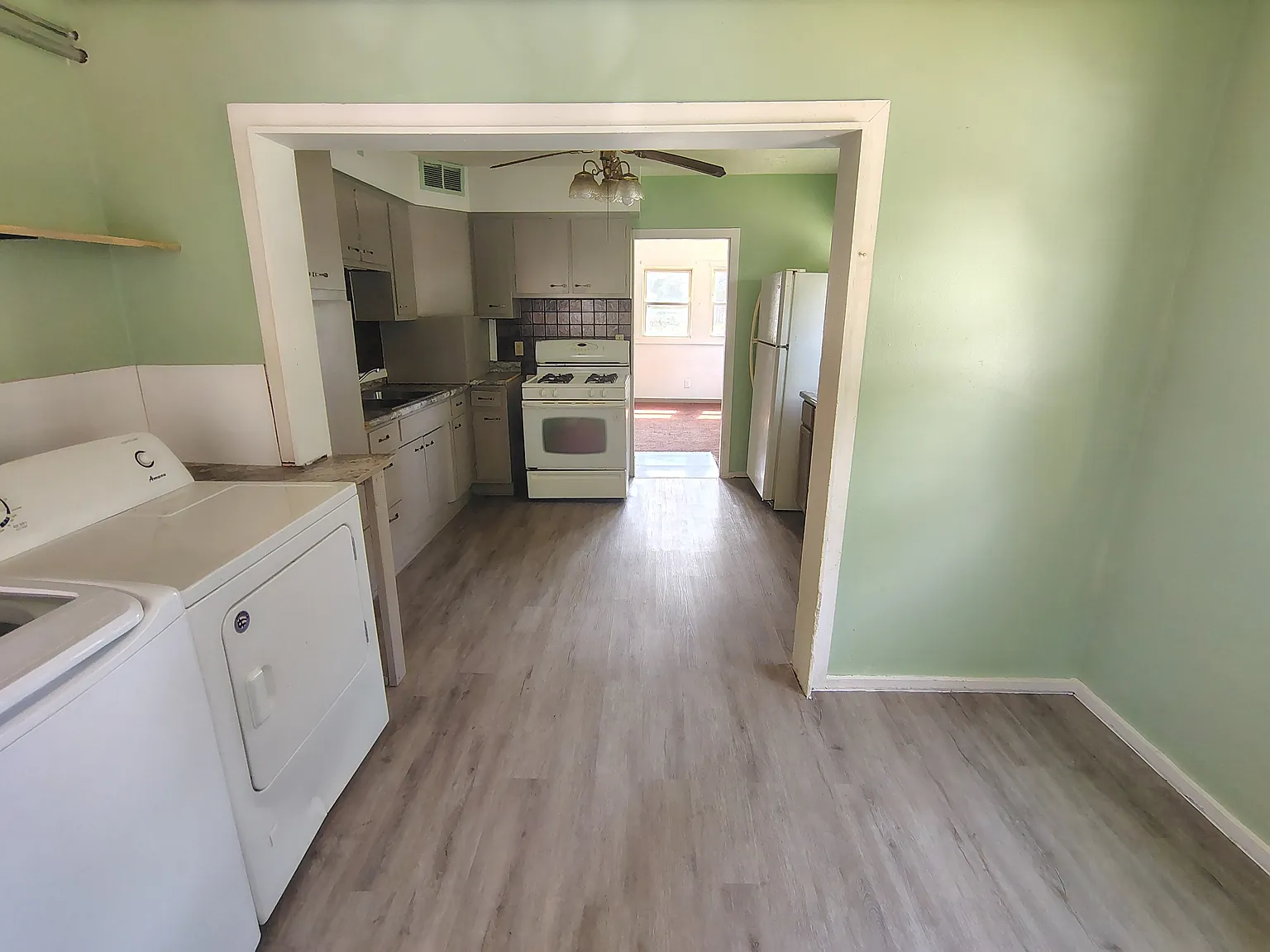 2 bed, 855 sqft, $1,450 — Photo 3