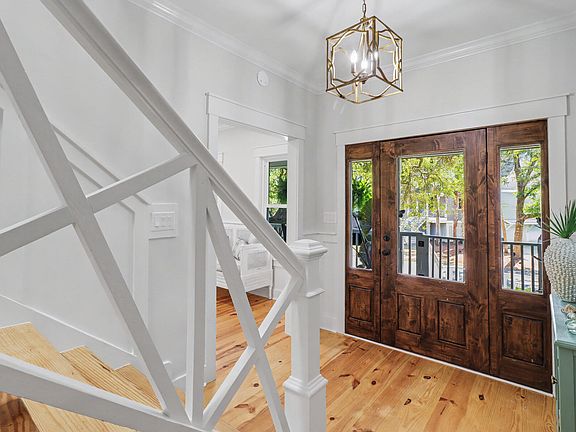 5th image of 15 Sandwedge Ln