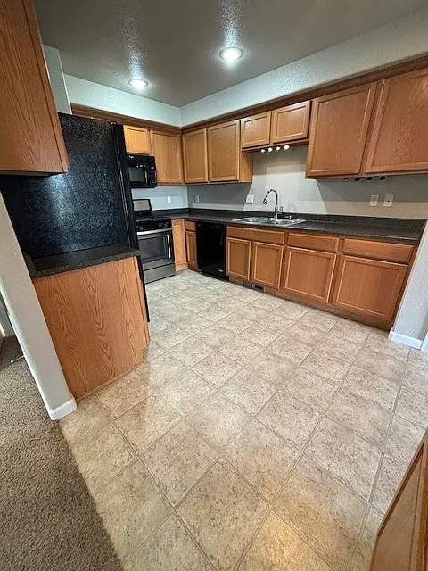 3 bed, 2.5 bath, 1458 sqft, $1,995 — Photo 3