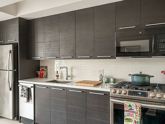 3rd image of 350 Clarkson Ave APT 627