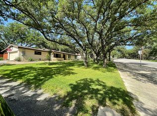 223 Donella Dr, Hollywood Park, TX 78232