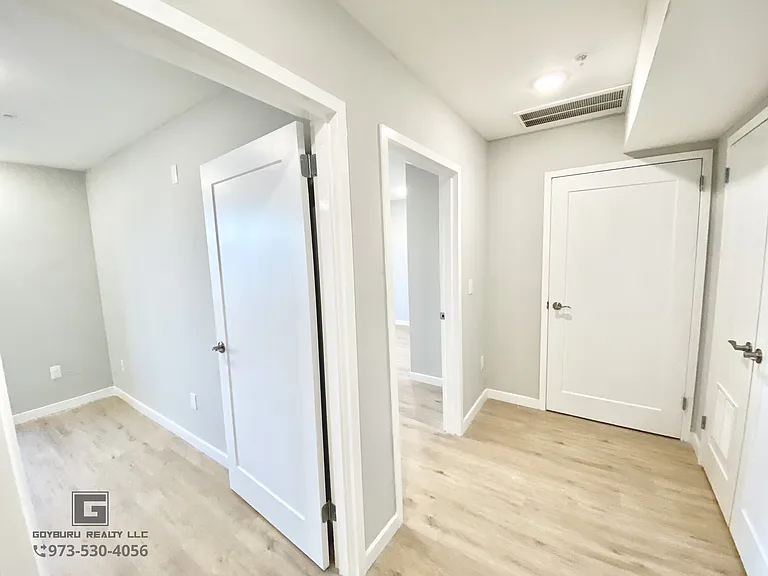 188 Lafayette St #302 — Photo 5