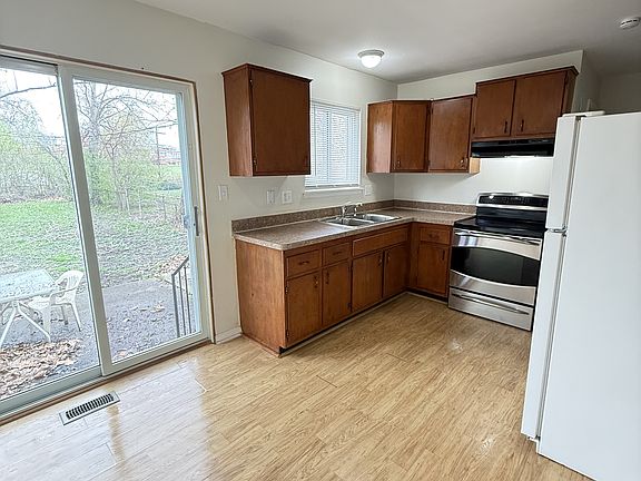 5th image of 176 N Christine Cir #1