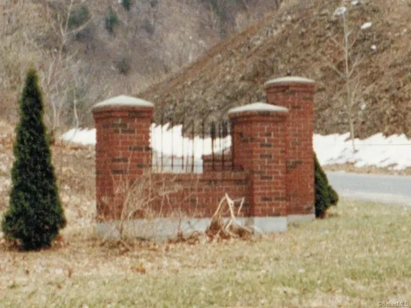 26 Collindale Drive, Meriden, CT 06450