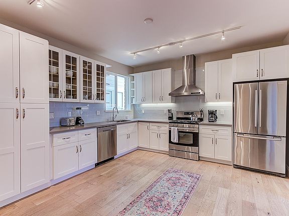 2nd image of 765 14th Ave APT 2
