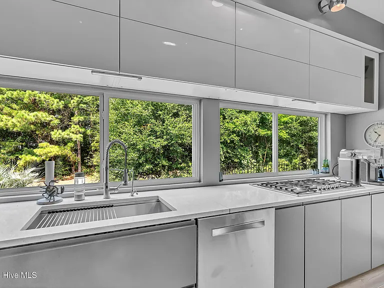 8708 Plantation Dr — Photo 48