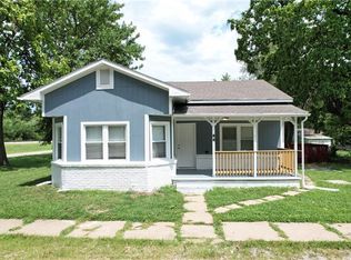 26 E 7th St, Adrian, MO 64720