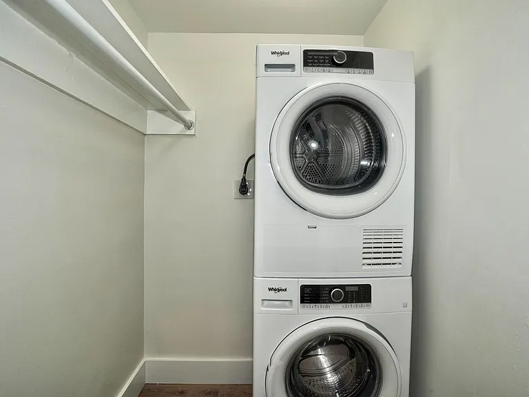 Washer/Dryer in-unit