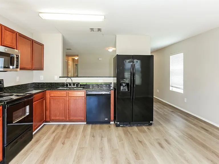 1303 Macaw Ct — Photo 7