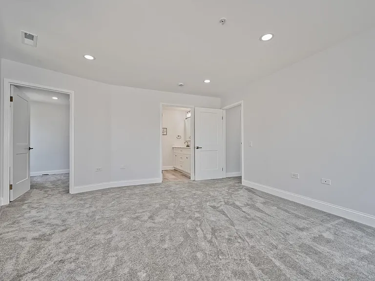 1800 Dewes St #305 — Photo 18
