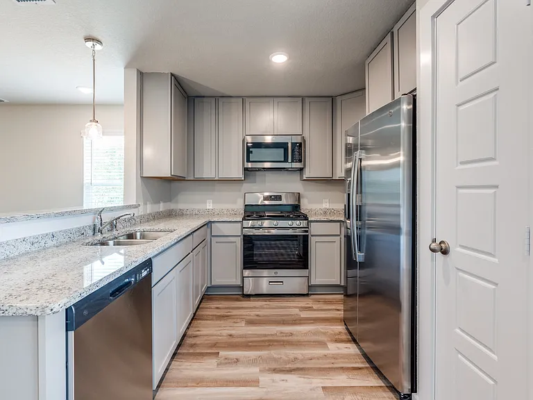 721 Ryan Xing — Photo 12