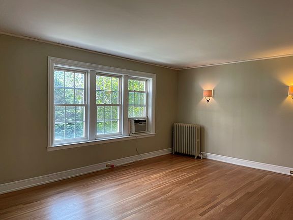 2nd image of 85 N Broadway 1 G