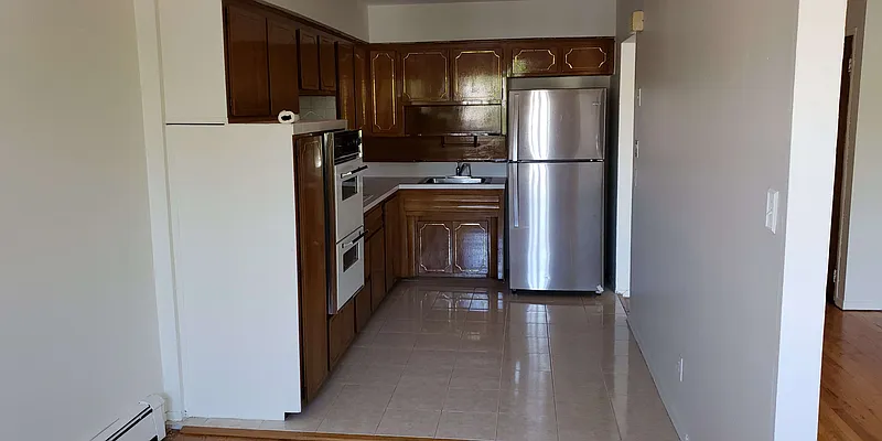 Rented by Halvatzis Realty | media 1