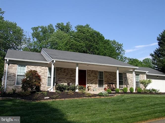 1st image of 2705 Willow Dr