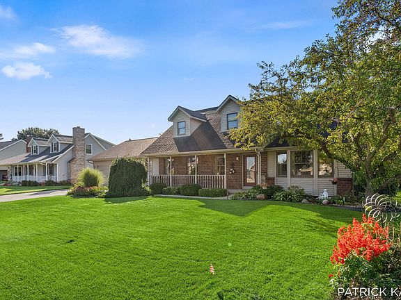 3rd image of 8618 Cedar Lake Dr