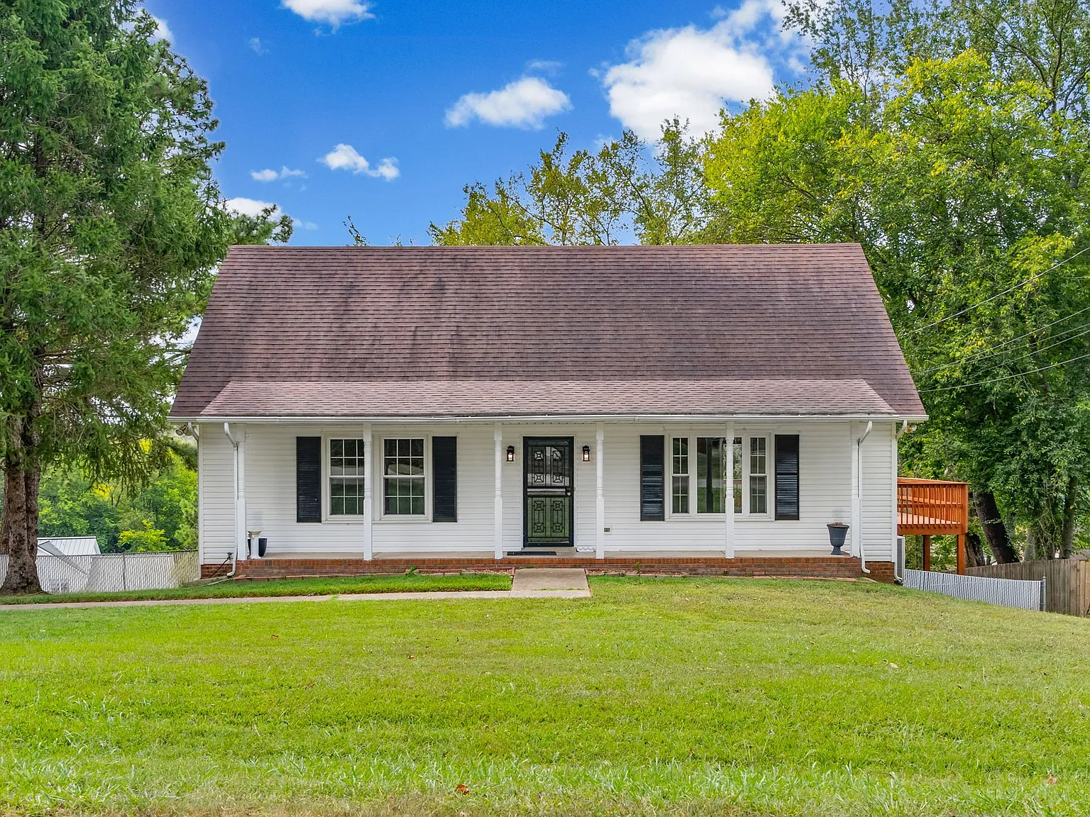 3 bed, 2073 sqft, $1,800 — Photo 2