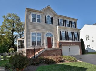 1688 Winterwood Ct, Herndon, VA 20170