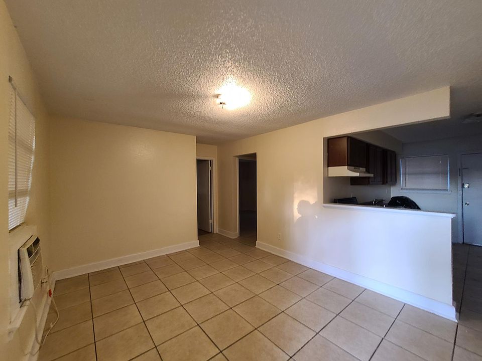 1st image of 2918 S Olive St