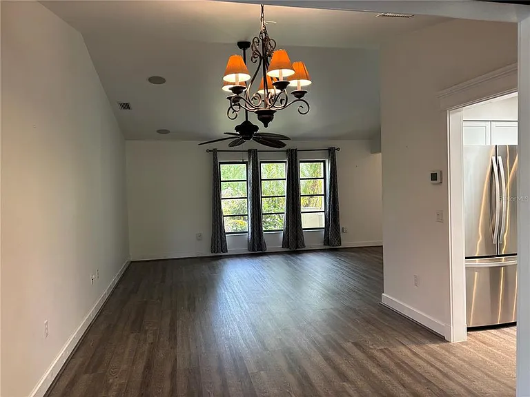 10123 Bay Ave — Photo 6