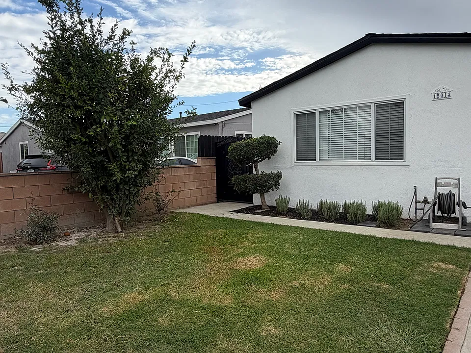 15014 Ragus St