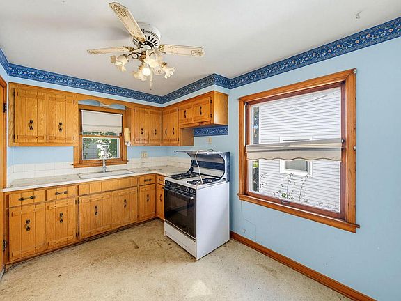 4th image of 8400 W Auer AVENUE