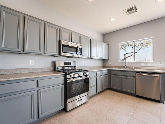 5th image of 5555 Sun Temple Ave