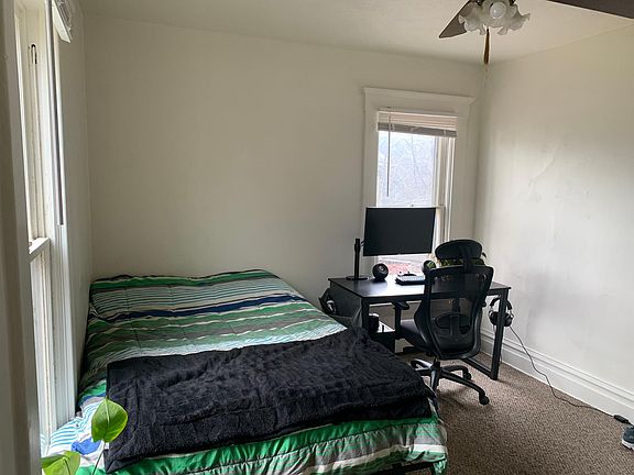 3rd image of 811 Leland Ave APT B