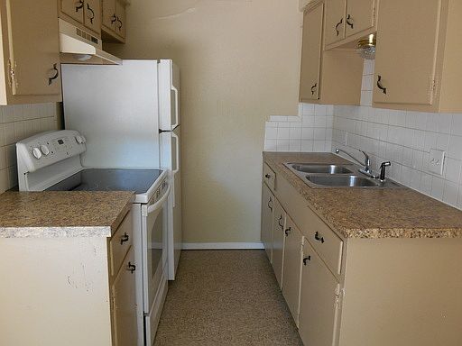 1st image of 2210 NW 2nd Ave APT 2