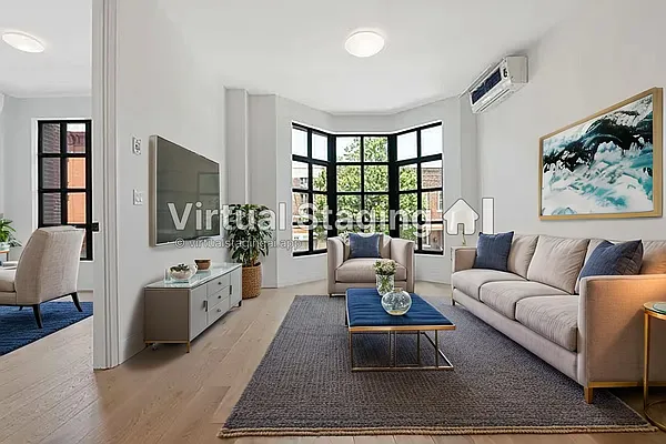 Living room, photo 2