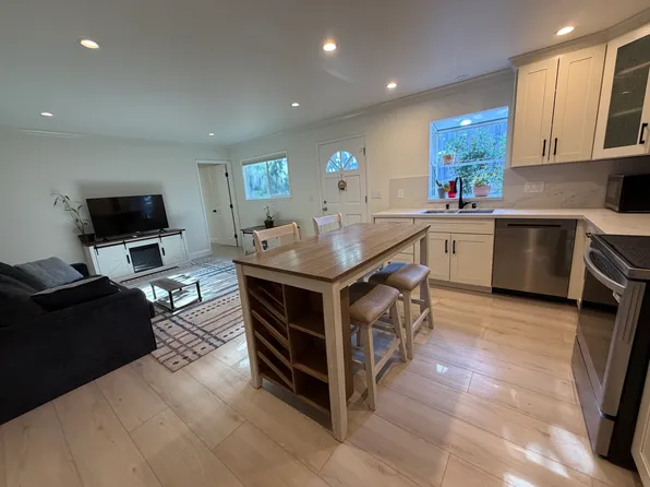 312 High St, Monterey, CA 93940