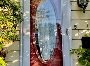 5 Hartford Rd, Worcester, MA 01606