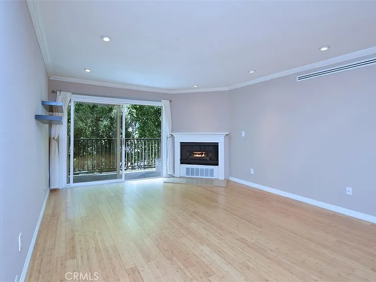 1230 Horn Ave #414 — Photo 11