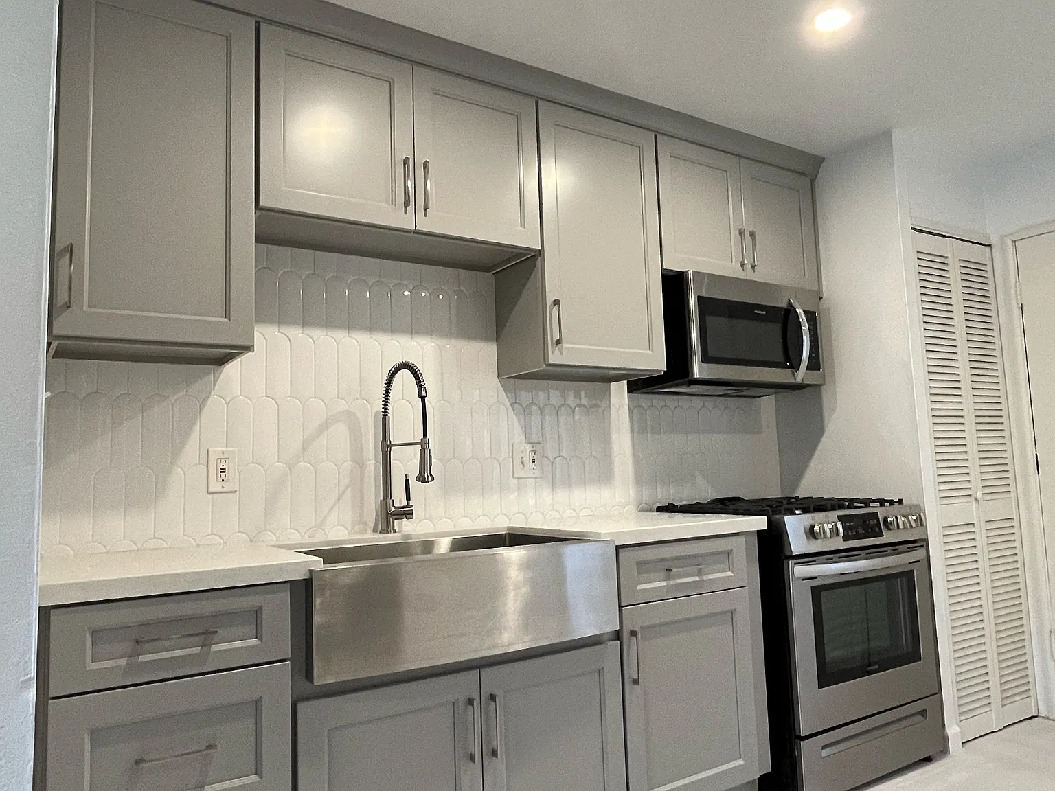 2 bed, 860 sqft, $2,700 — Photo 3