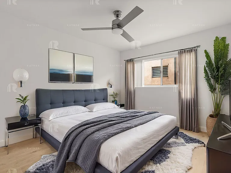 (Ar/Eu/Yo:B) 624 N. Hayworth Avenue — Photo 8